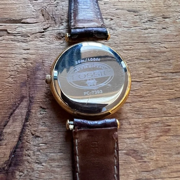 Vintage Women’s Fossil PC-7393 Prism watch. - Picture 2 of 5